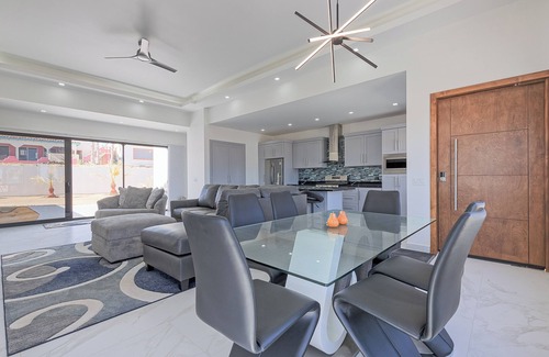 Las Conchas House | Sea La Vie: Come and enjoy the stunning beach views from this luxurious home
