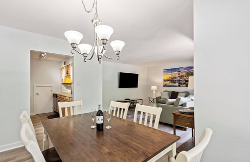 Harbour Town Condo | Sea Pines -Spacious & Renovated, Heart of Harbour Town, Pet Friendly