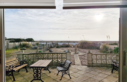South Hayling Cottage | Sea Scene's , Hayling Island - a flat that sleeps 4 guests in 2 bedrooms