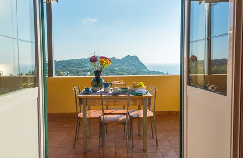 Succhivo Apartment | Sea view 4 beds with hot pool, whirlpool, turkish bath and parking