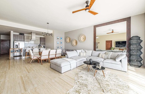 El Tezal Apartment | Sea view Apartment in Vista Vela 1 close by Costco.