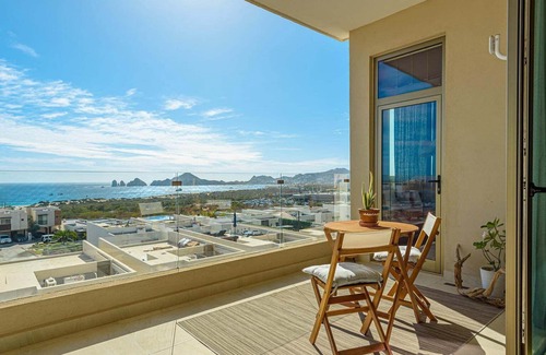 El Tezal Apartment | Sea view Apartment in Vista Vela 1 close by Costco.