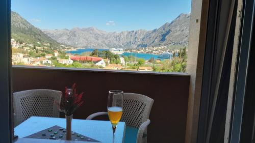 Skaljari Apartment | Sea view apartment in Kotor ! Apartment Popica