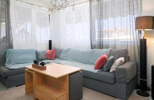 Argyroupoli Apartment | Sea-View Apt Argyroupoli, Athens