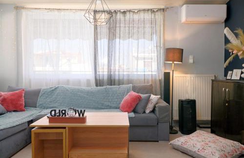 Argyroupoli Apartment | Sea-View Apt Argyroupoli, Athens