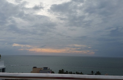 Wellawatta South Apartment | Sea View at Colombo Apartment (Located facing Sea front at Heart of Colombo)