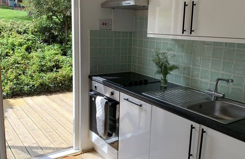 Martin Ski Chalet | *Sea view* coastal chalet with pool access