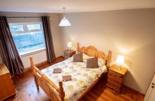 Tullycross House | Sea view cottage