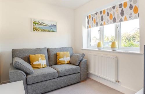 Llanfaelog House | Sea View