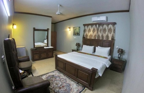 D.H.A. House | Sea View Guest House
