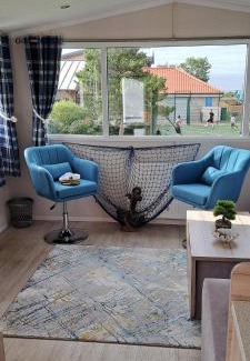 Prestonpans Resort | Sea view holiday home with accessible ramp and WiFi