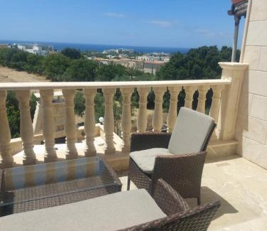 Chlorakas House | Sea view maisonette Chloraka