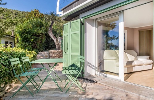 Tellaro Apartment | Sea View & Private Garden! Appt x4 in Tellaro