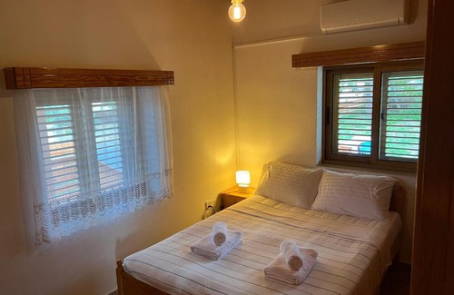 Latchi House | Sea-View Stone House Neo Chorio