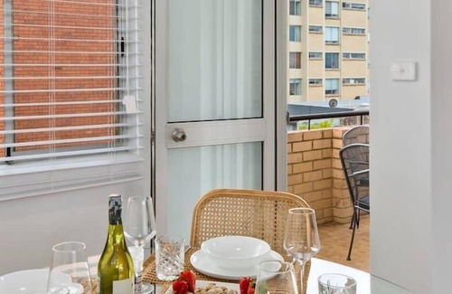 Wollongong CBD Apartment | Sea Vista Escape A Charming Waterside Stay