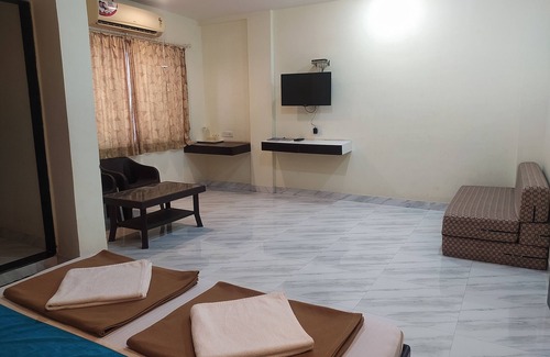 Anjanvel Hotel | Sea Winds Hotel