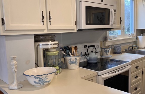 Kennebunkport House | SeaBiscuit-Ocean Views, Fabulous Deck & Great Room, Walk to Beach, CHARMING!