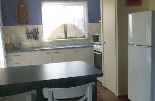 Golden Beach Villa | Seabreeze - beachfront accommodation