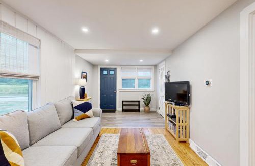 Barnstable House | Seabreeze Escape