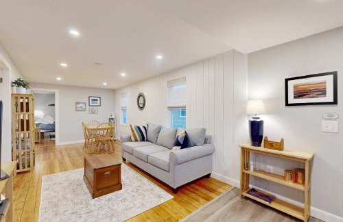Barnstable House | Seabreeze Escape