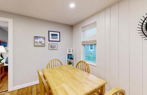 Barnstable House | Seabreeze Escape