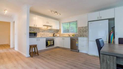 Point Clare House | Seabreeze Retreat