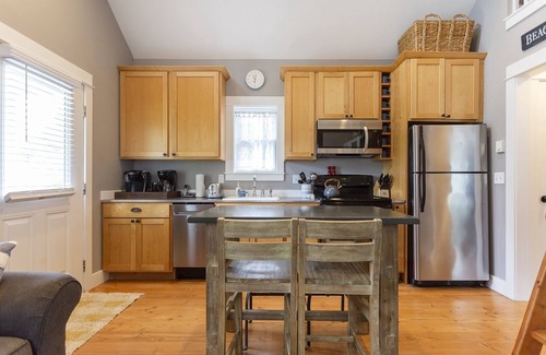 Seabrook Cottage | Seabrook 2 Bedroom cottage with hot tub, pet friendly