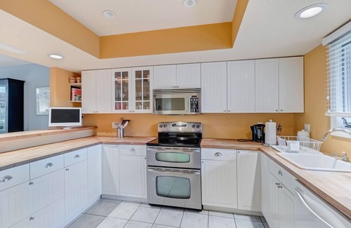 Sawgrass Condo | Seaclusion - Spacious condo w/lanai & pool