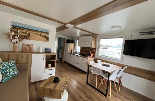 Old Town Boat Rental | SeaEsta Floating House