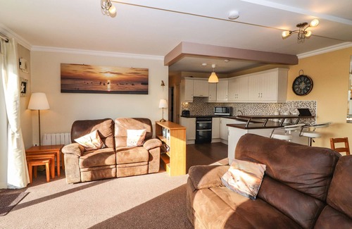 Kilkee Cottage | SEAFORTH, pet friendly, with a garden in Kilkee, County Clare