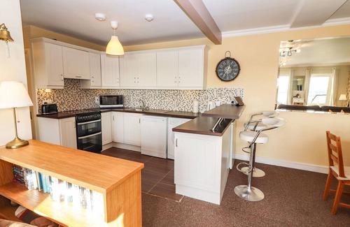 Kilkee Cottage | SEAFORTH, pet friendly, with a garden in Kilkee, County Clare