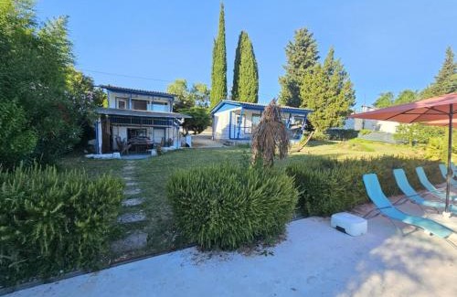Ankaran Apartment | SEAFRONT BUNGALOW with POOL