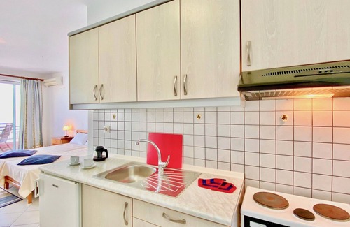 Agia Pelagia Chlomou Apartment | Seafront Ourania Studio No3