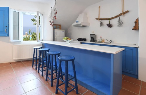 Exomvourgo Villa | SEAFRONT PROPERTY WITH LARGE PRIVATE POOL