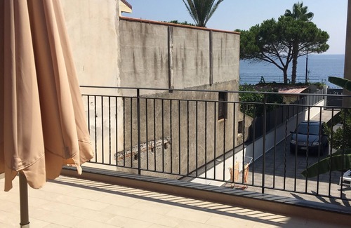 Sant'Alessio Siculo Villa | Seafront villa