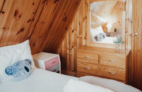 Coles Bay House | Seagrass Chalet ~ Cozy A-Frame in Freycinet
