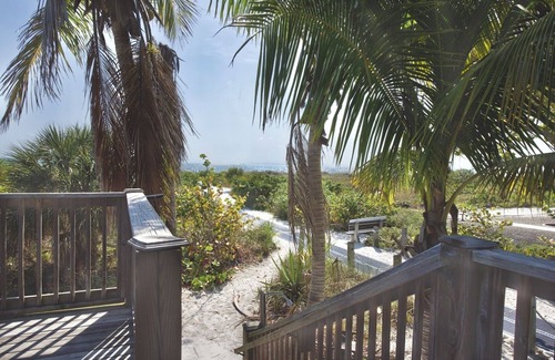 Mid Island House | Seagull Duplex Beachfront with Heated Pool