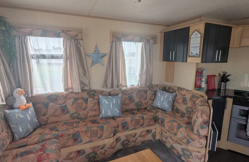 Anderby Creek Cabin | Seagulls Rest - Dog Friendly - Close to the Beach
