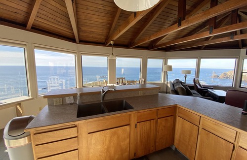 Albion House | Seal Point - Edge of the World
