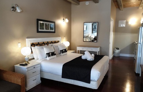 Russell Hotel | Seaport Village