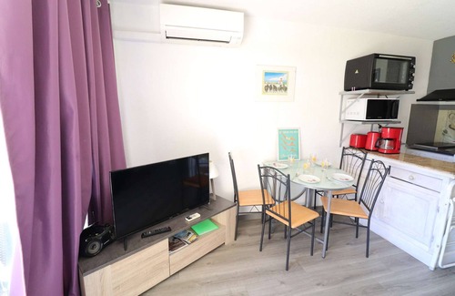 Le Grau-Du-Roi Apartment | Seaquarium district - air-conditioned studio cabin terrace garden view