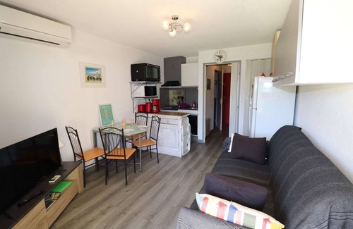 Le Grau-Du-Roi Apartment | Seaquarium district - air-conditioned studio cabin terrace garden view