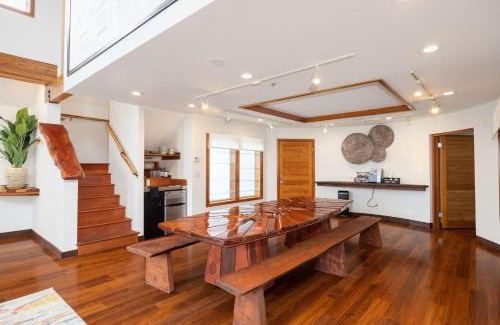 El Granada Villa | Seaside Art Gallery Loft Inspire Your Creativity with Breathtaking Views!