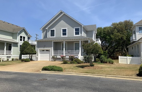 Corolla Cottage | Seaside Cottage OBX; 4 bedroom, 3 bath, private pool, hot tub, & pet friendly!