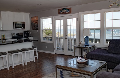 Davis House | Seaside Cottage with waterview, boat access & above ground pool!