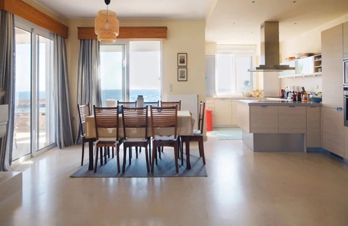 Kontos Villa | Seaside Luxury Villa & Pool
