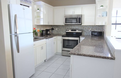 Bahamas Terrace Villa | Seaside/Poolside villa 3 min walk to beach