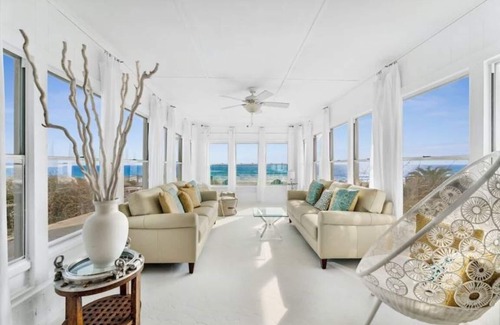 Kiska Beach House | Seaside Serendipity - Wonderful Private Beachfront Home - Beautiful!