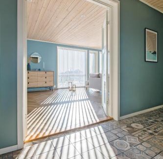 Henningsvaer House | Seaside Villa in Henningsvær
