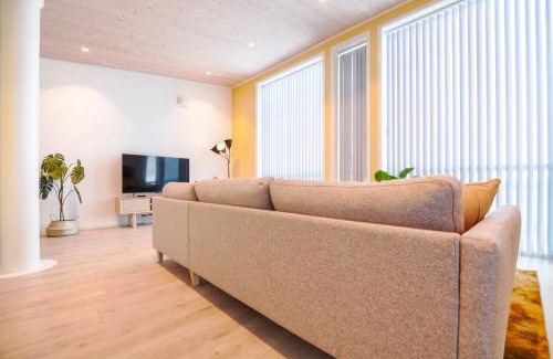 Henningsvaer House | Seaside Villa in Henningsvær